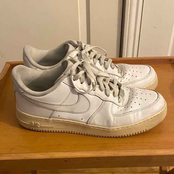 Men’s Size 12 Nike AF 1 White Sneakers - Picture 3 of 8